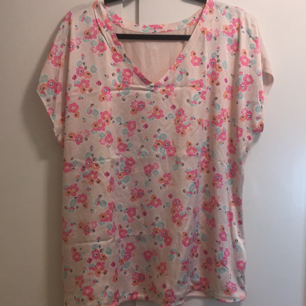Lane Bryant Floral top size 14/16 stretch